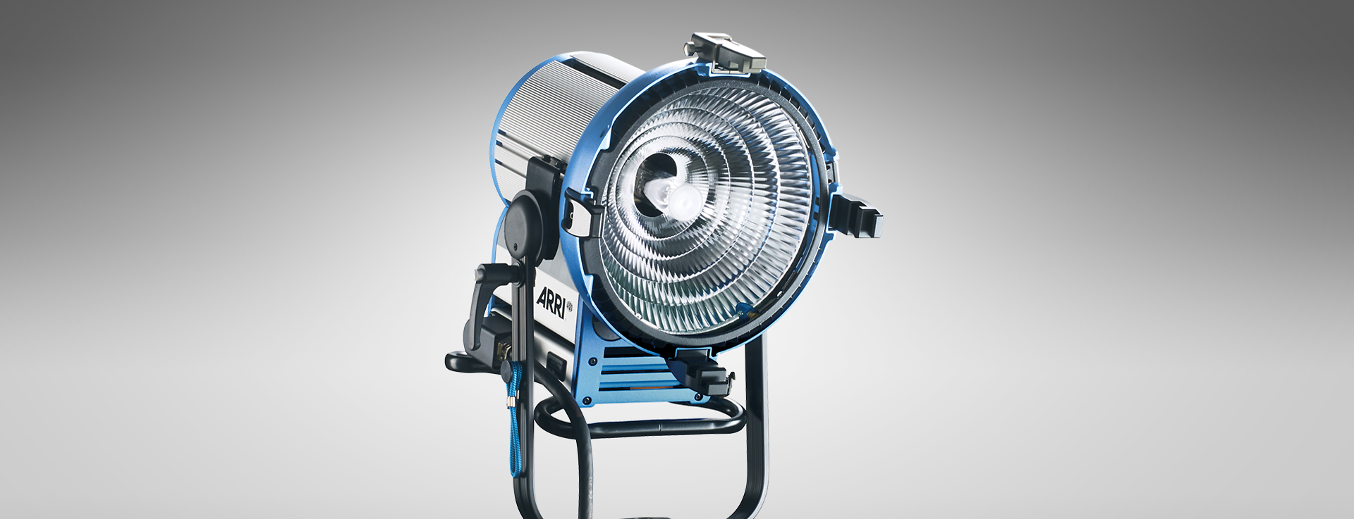 ¿Iluminación que hace explotar tu creatividad? la ARRI M18 es versatilidad, portabilidad e innovación sin límites